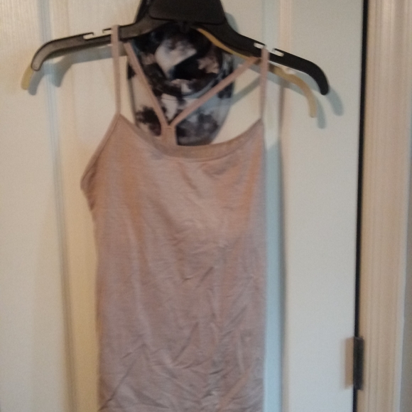 Rare Lululemon y tank - Picture 5 of 12